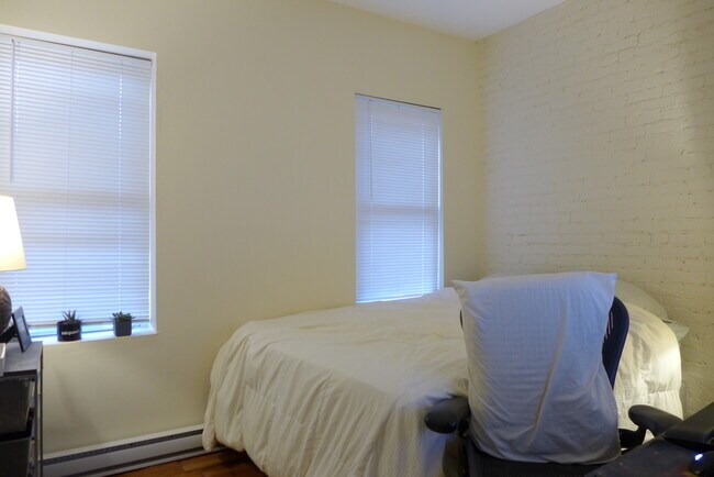 Building Photo - 26 S Huntington Ave Rental