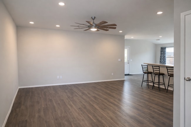 Photo - 1308 Isabella Dr