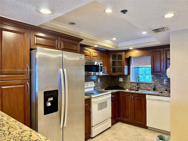 Building Photo - 3100 W Rolling Hills Cir Unit 407