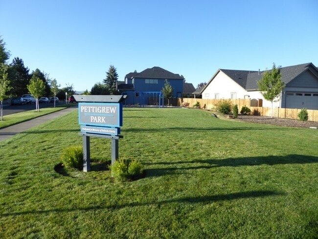 Photo - 21144 Darnel Ave