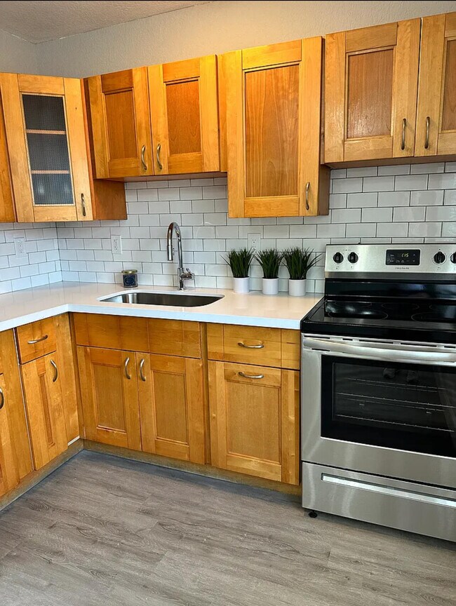 Photo - 110 SE 7th St Unit 4