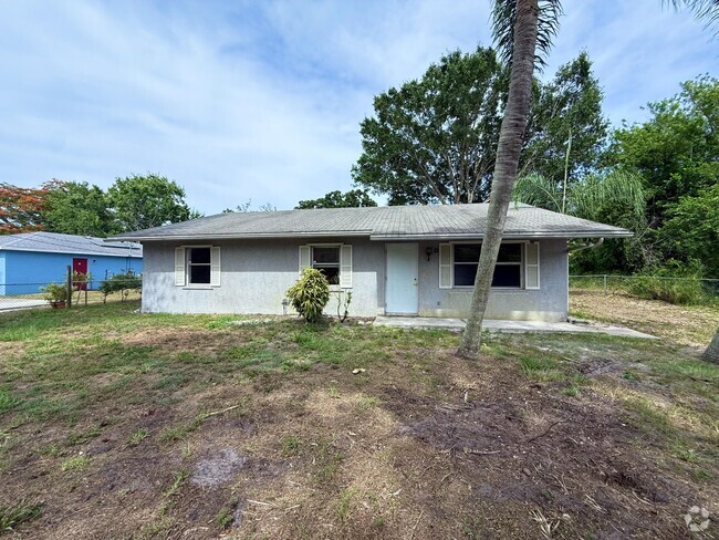 Building Photo - 2564 Navajo Ave Rental