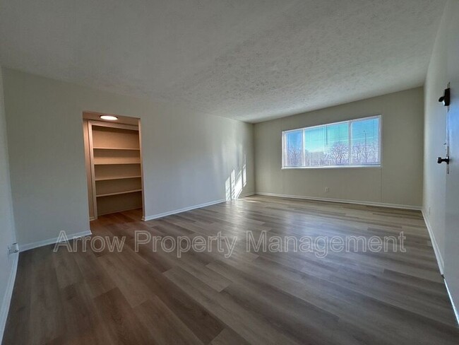 Photo - 5702 S St Condominio