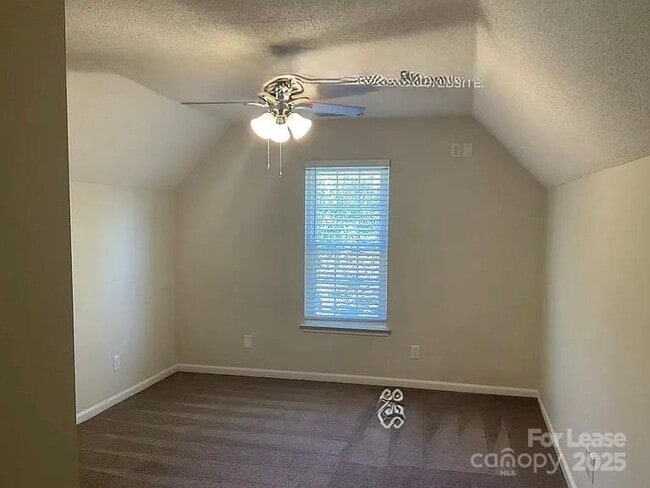 Photo - 15832 Hollingbourne Rd