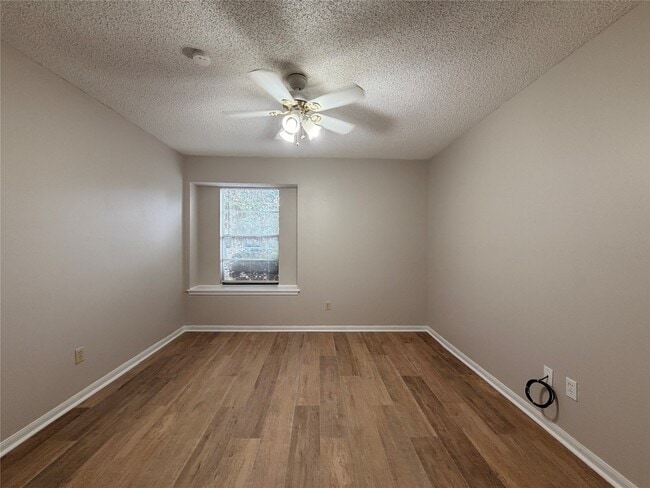 Photo - 13015 Shady Knoll Ln