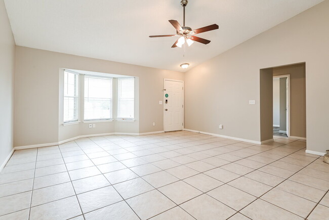 Photo - 1225 Peabody Dr E