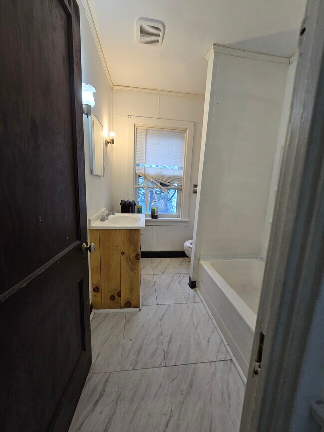 Photo - 1429 Naudain St