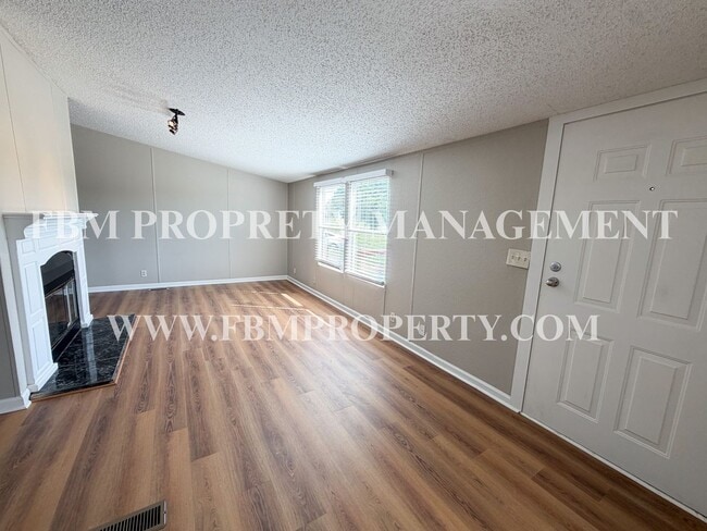 Photo - 135 SE County Rd 3144