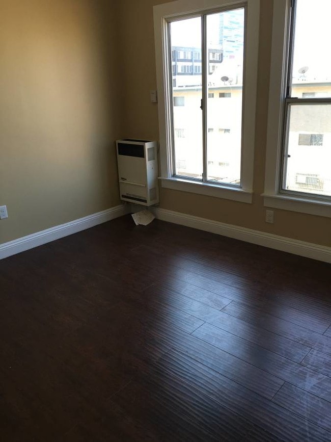 739 Garland Ave