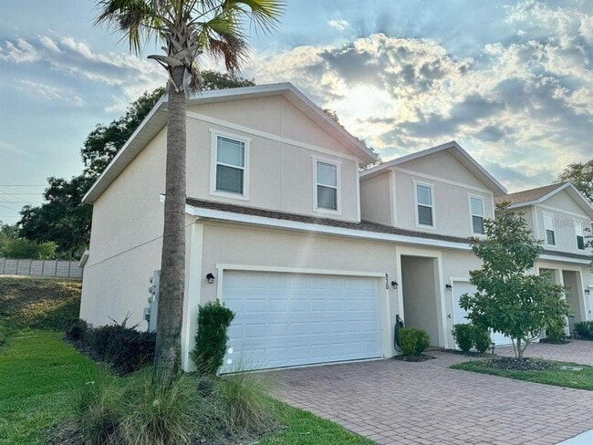 Building Photo - 930 Lakefront Village Dr