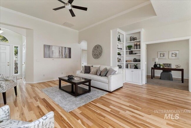 Photo - Stunning Home Near Warm Springs!