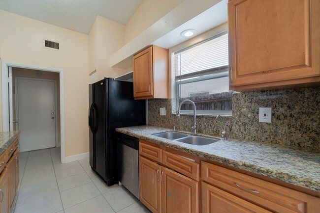 Photo - 14 Misty Meadow Dr