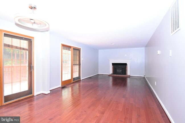 8673 Cooperhawk Ct