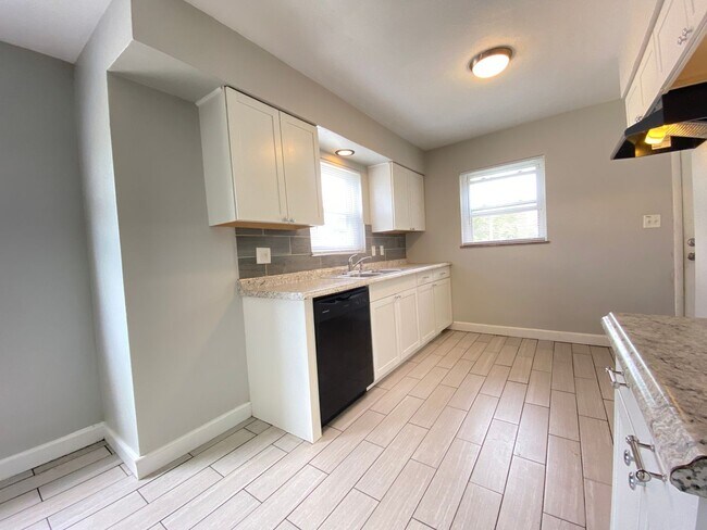 Single Family Home in Dayton! - Single Family Home in Dayton!