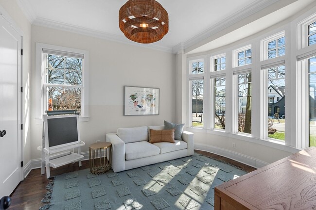 Photo - Luxury 12 South Living! $13,000 per month ...