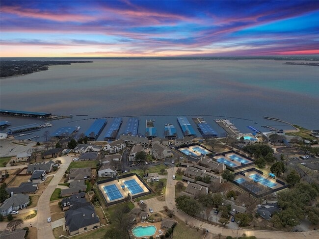 Photo - 540 Yacht Club Dr Townhome