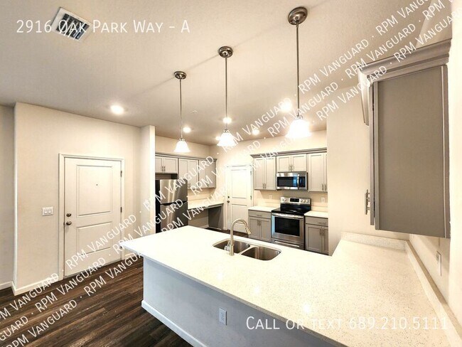 Photo - 2916 Oak Park Way