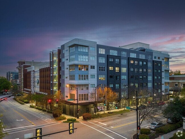 State-of-the-Art building - 100 E Washington St Unit 23 Rental