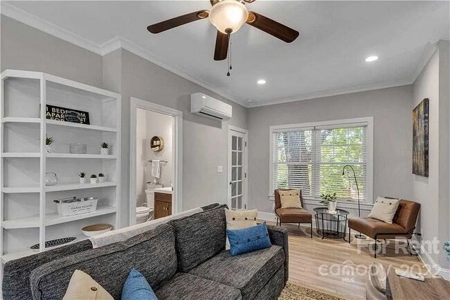 Photo - 812 E 20th St
