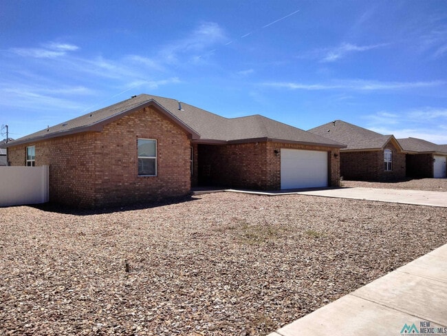 Photo - 2115 Roadrunner Dr