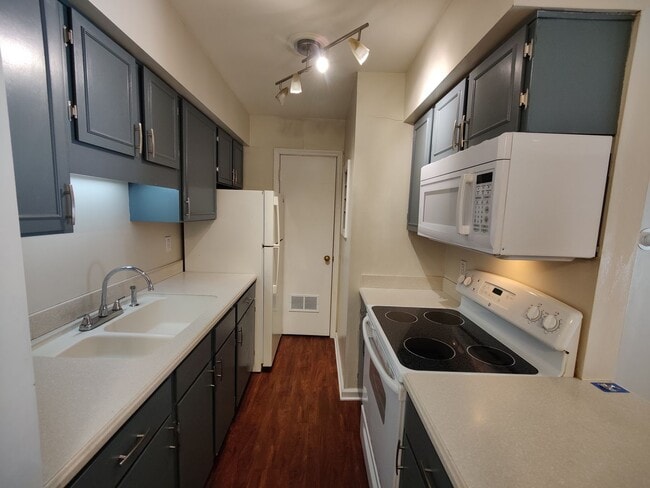 Photo - *Updated 1BD/1BA Condo Available in Scott ...
