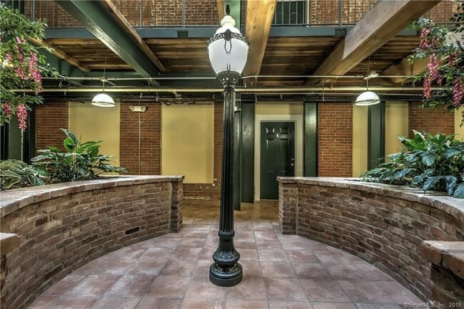 Photo - 145 Canal St Unidad 5