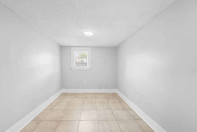 Photo - 112 E Anderson St Apartment Unit 112 E Henry St