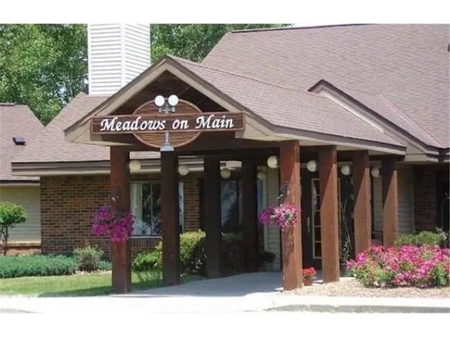 Building Photo - 611 Main St S Unit #205