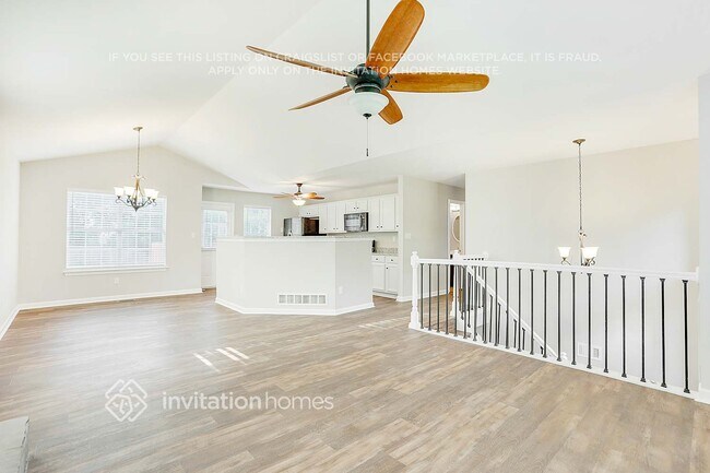 Photo - 132 Ridgefield Dr