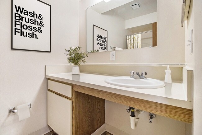 Photo - Canal Club Apartments