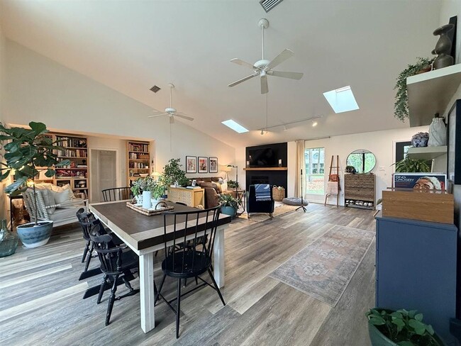 3335 Micanopy Trail