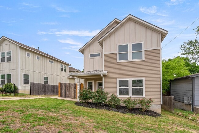 Photo - Beautiful 2 bedroom, 1.5 bathroom home in East Austin!!!