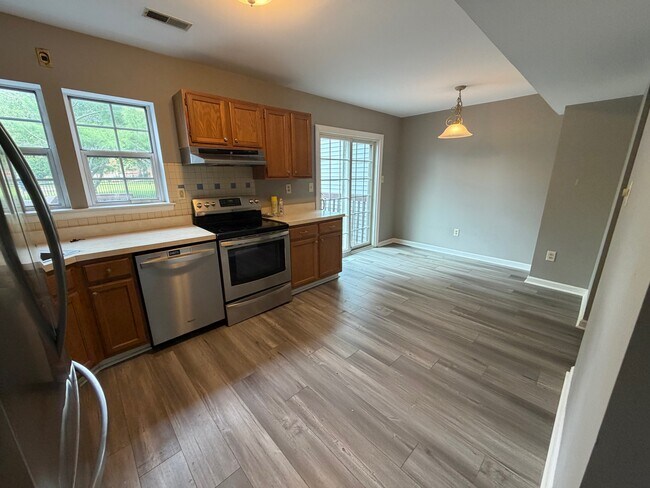 Photo - 739 Orley Pl