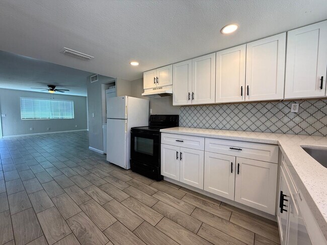 Photo - 3302 W Loma Ln Unit 3