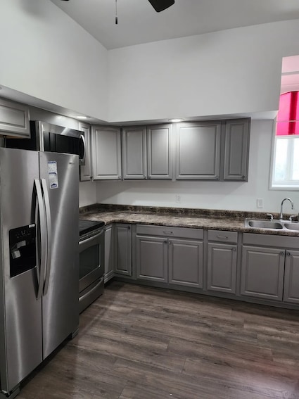 Building Photo - 500 Hill St