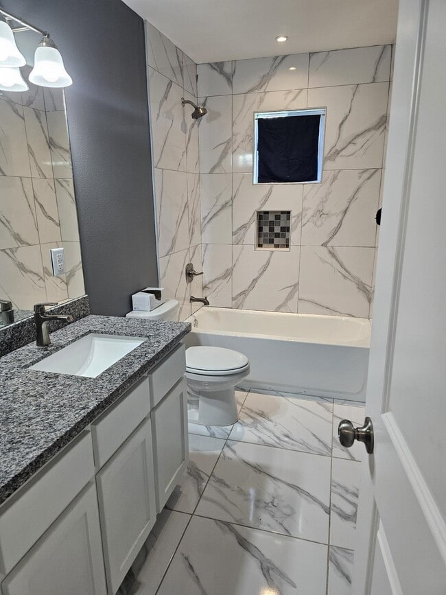 Photo - 357 Riverhill Loop