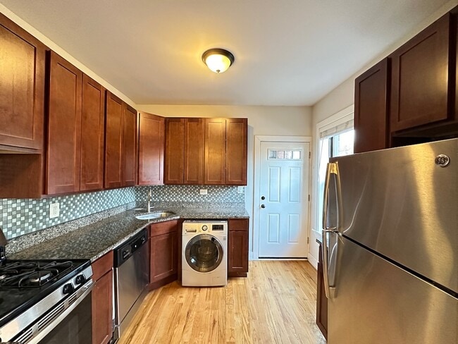 Photo - 3535 N Racine Ave Unit J07P