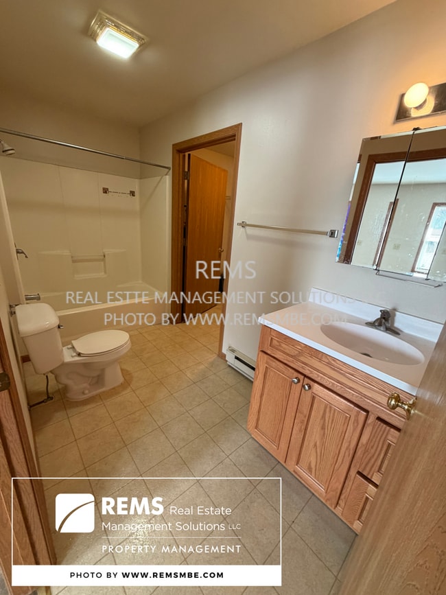 Photo - 703 4th St Unit 2