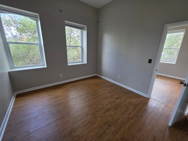 Photo - 40 N Eustis St