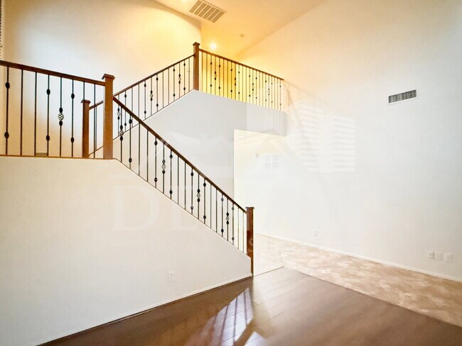 Photo - 144 S 108th Dr