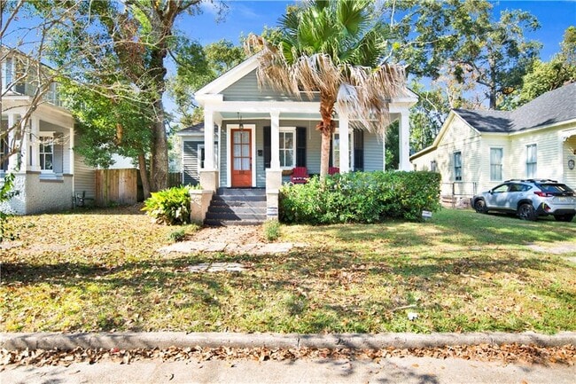 Photo - 112 Espejo St