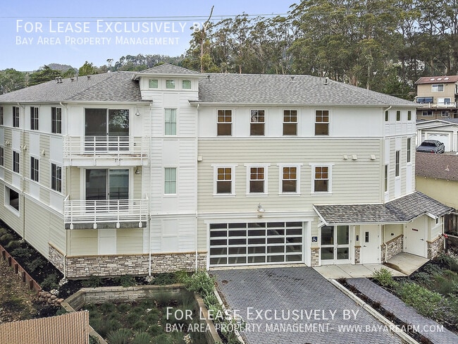 Building Photo - 195 Ave Cabrillo Unit 9