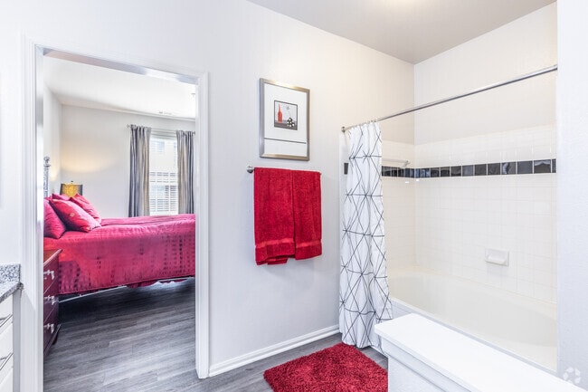 2BR, 2BA - 1,290SF