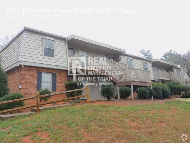 Building Photo - Move in Special! - Main level 2BR/1BA unit... Rental