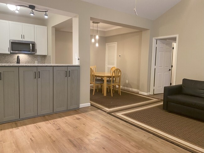 Building Photo - 46628 Drysdale Ter Unit Riverbend