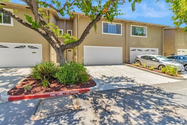 Building Photo - 3-Bedroom 2.5-Bathroom Santa Clara Townhome