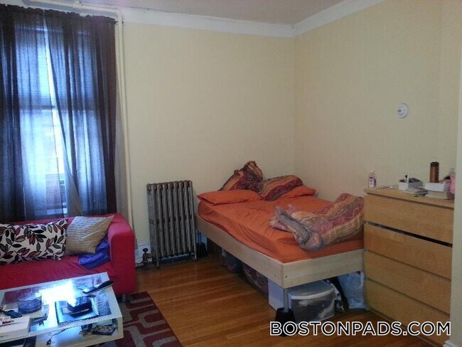 Photo - 6 Symphony Rd Unit 3