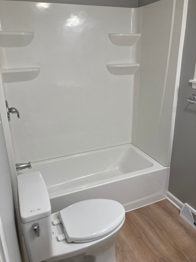 Photo - 319 Camp Horne Rd