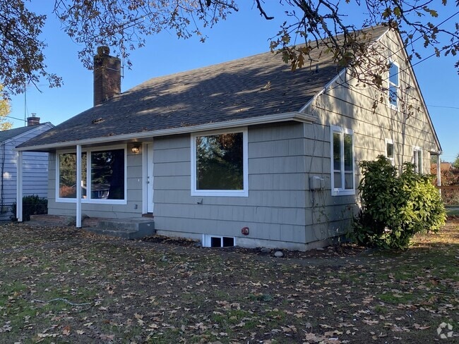 Building Photo - 13211 C St S Rental