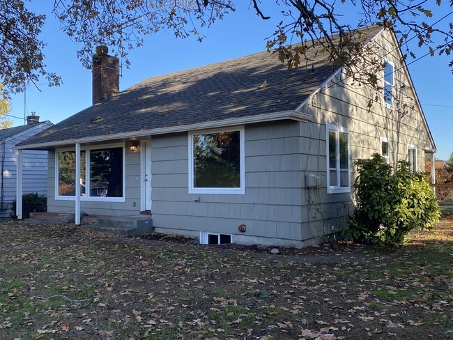 Building Photo - 13211 C St S Rental